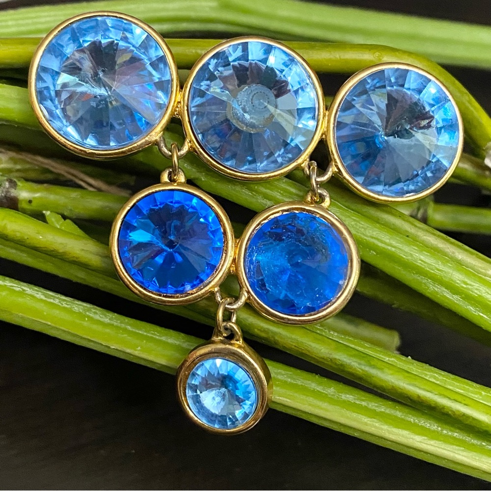 Vintage Unsigned Blue Rivoli Crystal Inverted Triangle Dangling Brooch